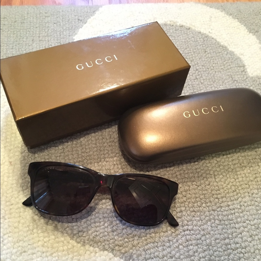 Brand New, Worn Once. Gucci Wayfarer Sunglasses