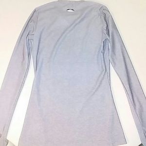 Under Armour Tops - Under Armour Womens M Gray V Neck Long Slv Shirt Under Armour Tops - Under Armour Womens M Gray V Neck Long Slv Shirt