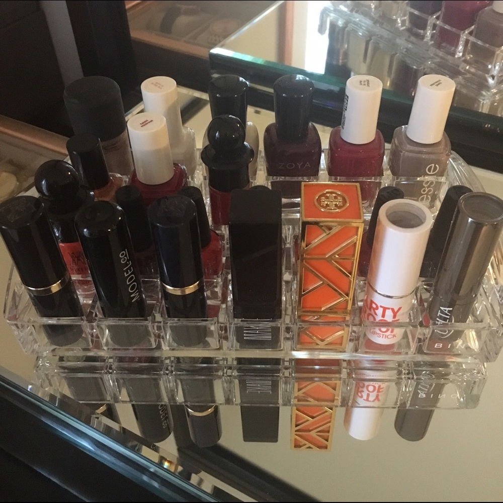 EUC Acrylic cosmetics organizer
