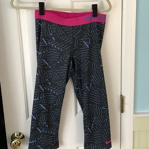 Nike pro patterned leggings