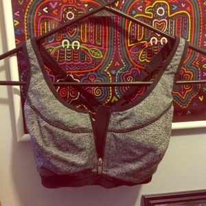 VS Zip-Up Sportsbra
