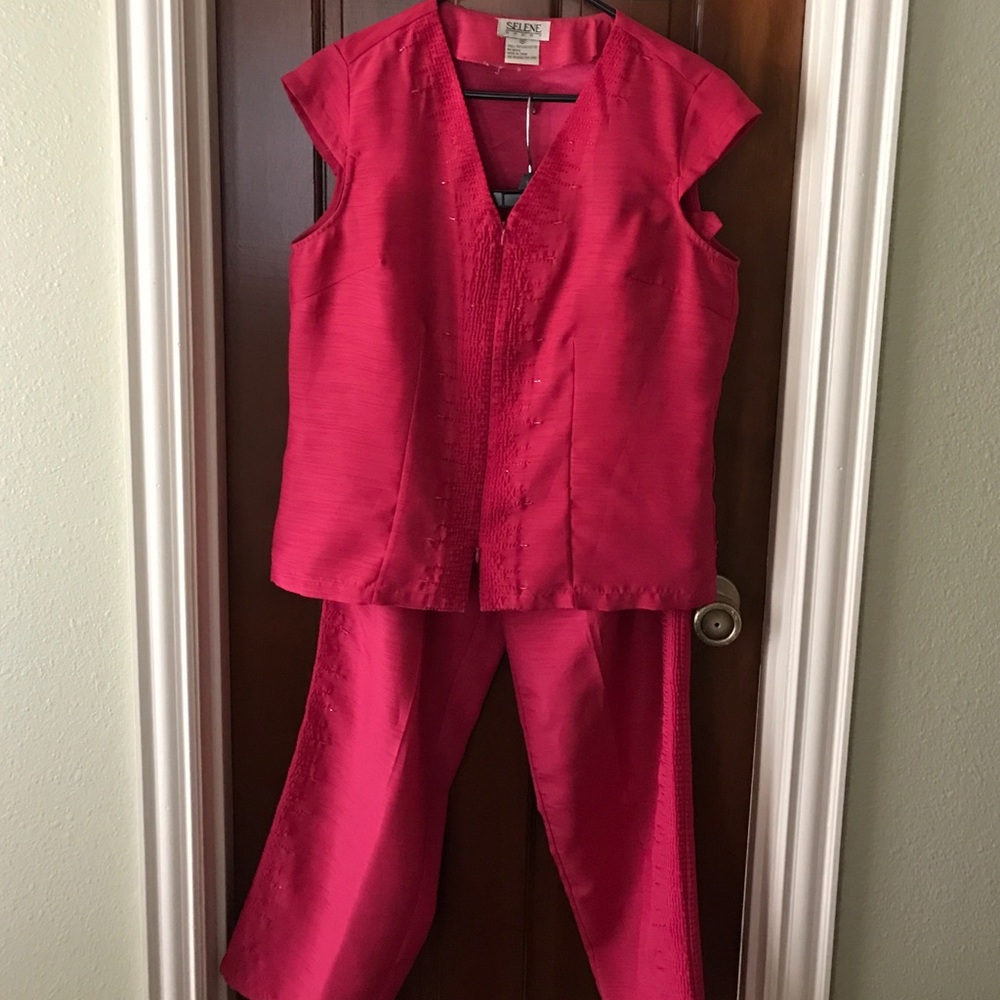 Cute fuchsia pantsuit