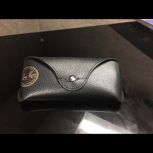 (SOLD) Ray Ban Original Wayfarer 2140 Polarized - Picture 4 of 4