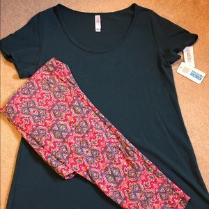 Lularoe Set OS Leggings and Classic T Small