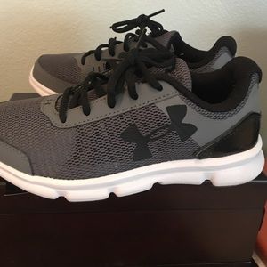 Under armour  tennis shoes