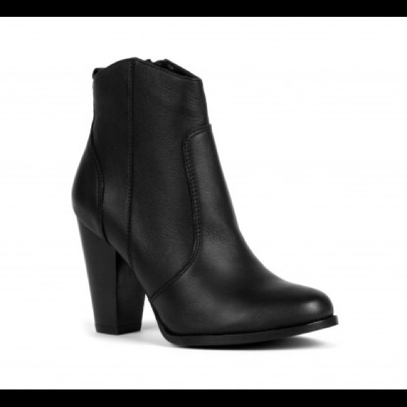 DALTON LEATHER BOOTIE Size 7 - Picture 2 of 3