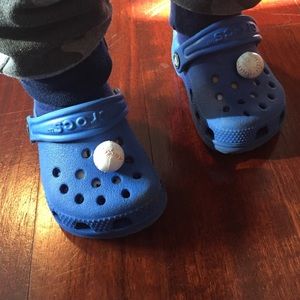 crocs