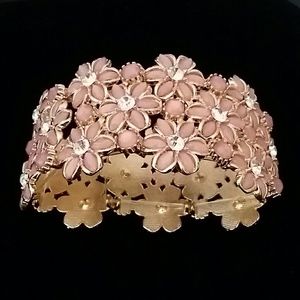 Expandable Bracelet with pink and clear stones