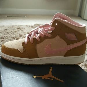 JORDAN AJ 1 MID - GIRLS