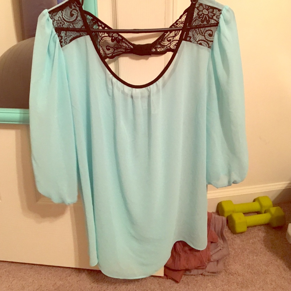 Blue lace top!!