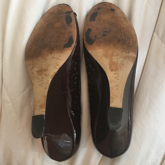 Anne Klein Brown Patent Leather Heels - Picture 4 of 4