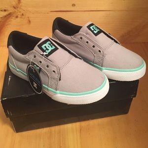 Laceless gray sneakers