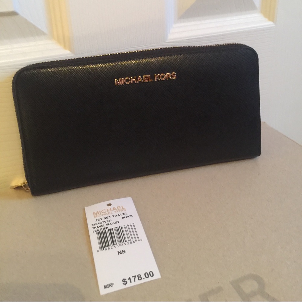 NWT Michael Kors jet set black wallet