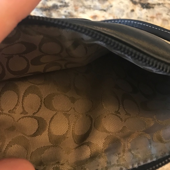 Black leather coach wristlet with buckle - Picture 3 of 3