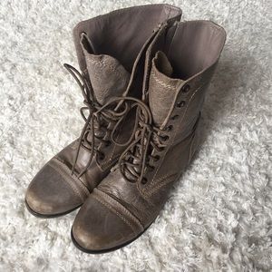 Gently used Steve Madden Troopa boot-Stone Leather