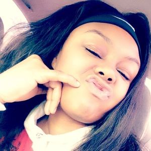 Meet your Posher, Maya