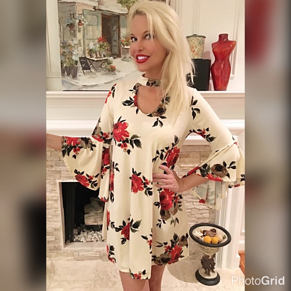 Ivory bell sleeve floral cut out dress! LAST 1! - Picture 2 of 3