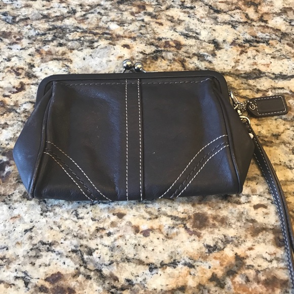 Brown coach clutch. Some light wear see pictures - Picture 2 of 4