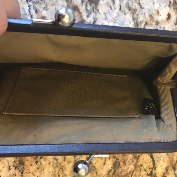 Brown coach clutch. Some light wear see pictures - Picture 4 of 4