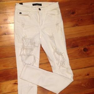 KanCan White Distressed Skinny
