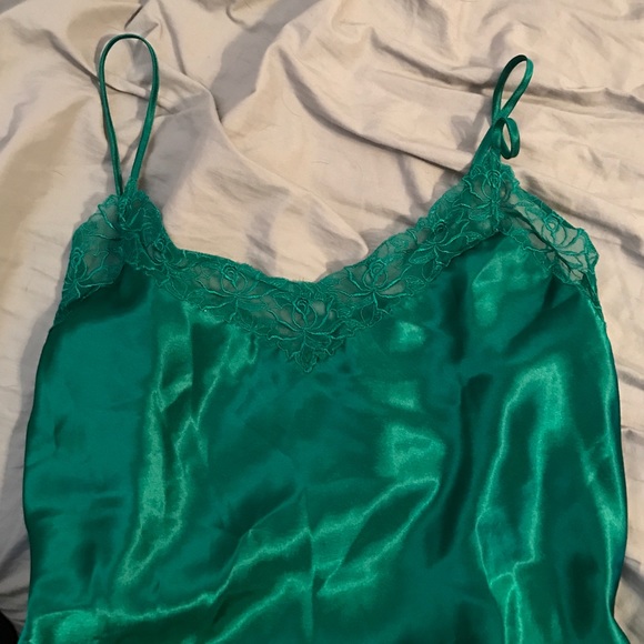 Lingerie - Picture 2 of 3