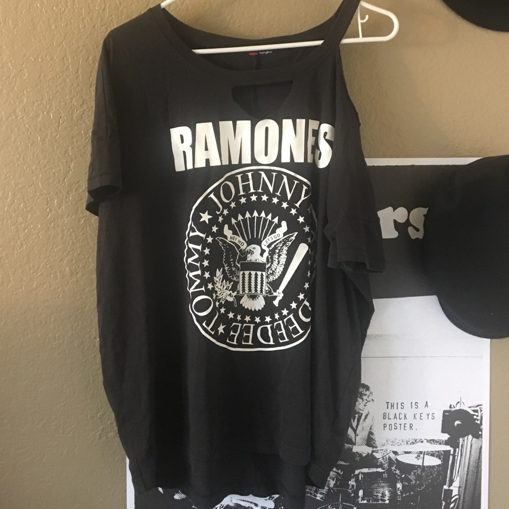 Ramones cut out tee