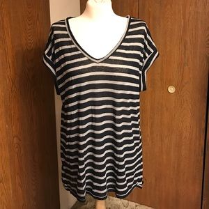 Tahari Long Top Navy & Grey