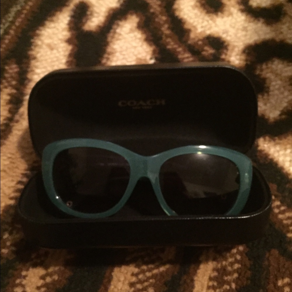 Coach sun glasses