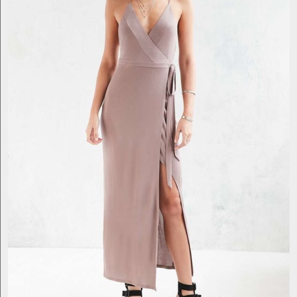 Silence and Noise wrap dress - Picture 1 of 3