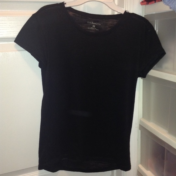 Black t shirt from G.H. Bass & Co. - Picture 1 of 2