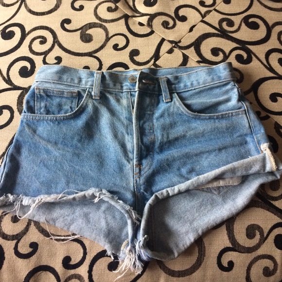 Brandy Melville Pants - BRANDY MELVILLE high-waisted jean shorts