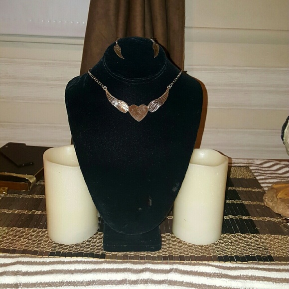 NWT HEART WITH WINGS SET - Picture 2 of 3