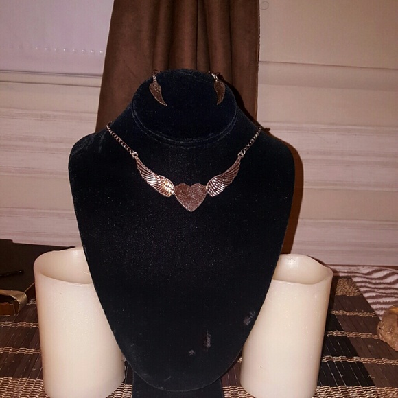 NWT HEART WITH WINGS SET - Picture 3 of 3