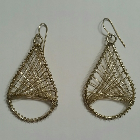 Jewelry - Beautiful gold looking earrings