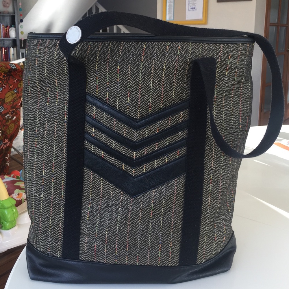 Volcom purse