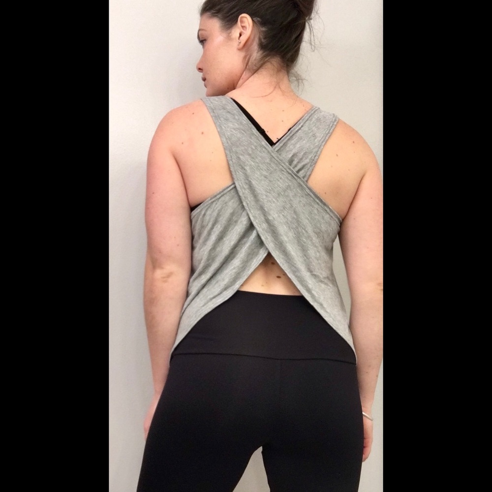 Grey workout tank 🌸 - Picture 1 of 4