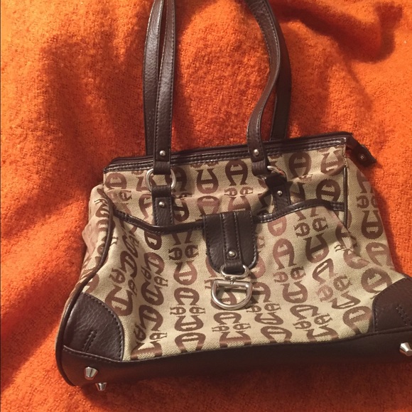 Authentic pocket book used for a year - Picture 2 of 3