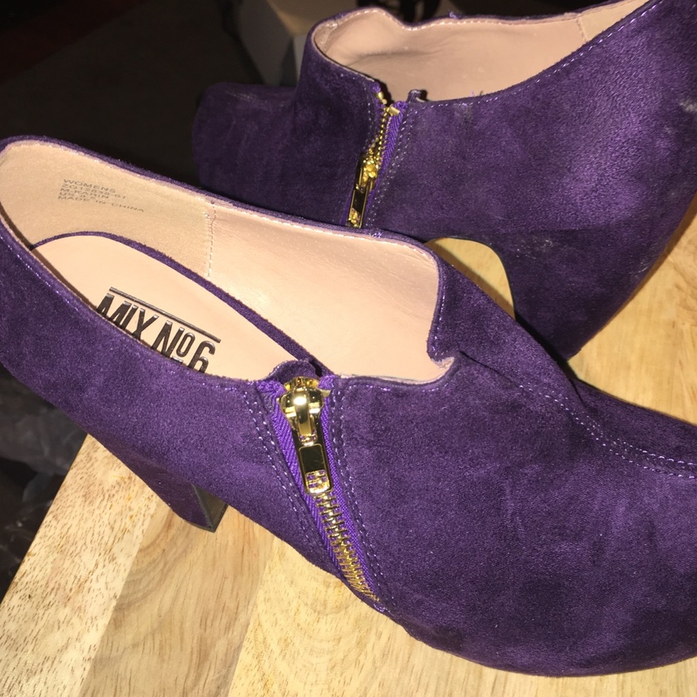 Purple suede shootie