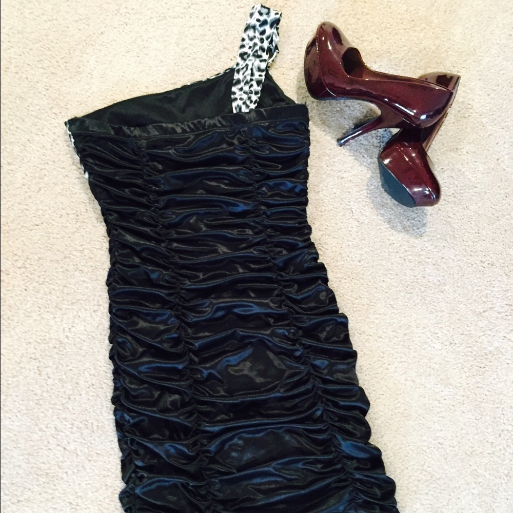 👠🕶Leopard Rouched Party Dress💋 - Picture 3 of 3