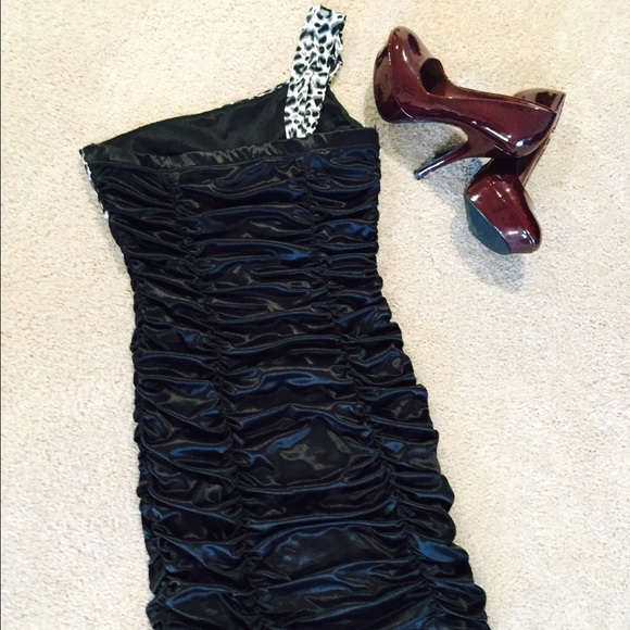 👠🕶Leopard Rouched Party Dress💋 - Picture 3 of 3