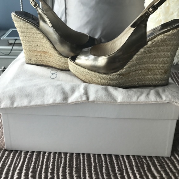 Jimmy Choo gold polar wedge size 7 - Picture 2 of 2