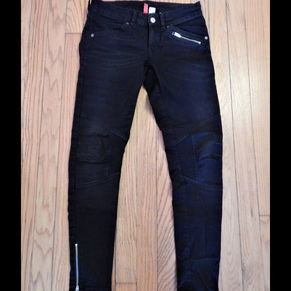H&M Jeans - H&M Black Moto Skinny Jeans Sz 6 H&M Jeans - H&M Black Moto Skinny Jeans Sz 6