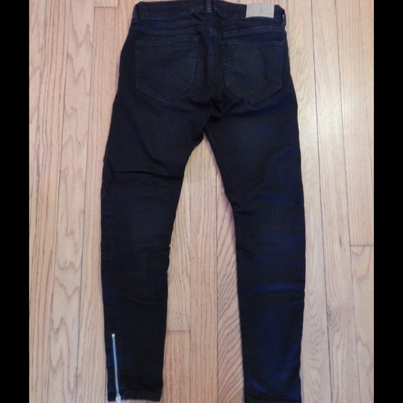 H&M Jeans - H&M Black Moto Skinny Jeans Sz 6 H&M Jeans - H&M Black Moto Skinny Jeans Sz 6