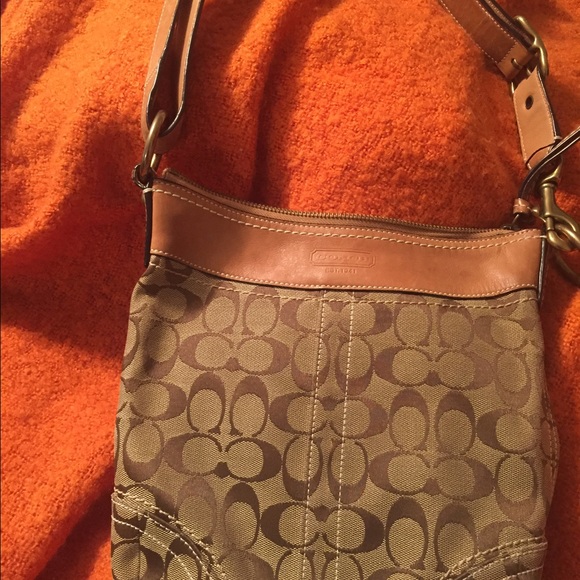 Nice coach bag - Picture 2 of 3