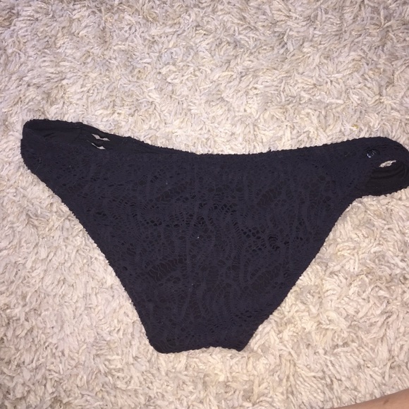 Volcom bikini bottoms - Picture 2 of 4