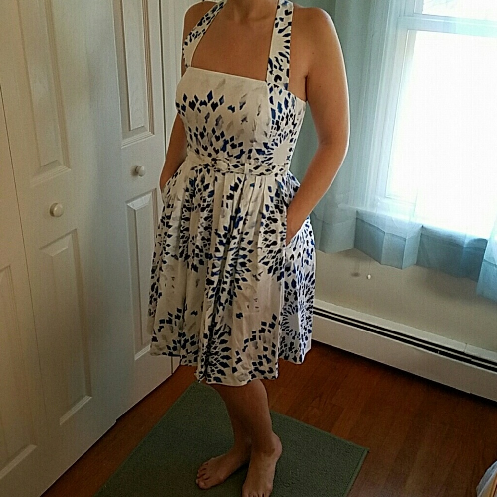 White House Black Market Dress with pockets.