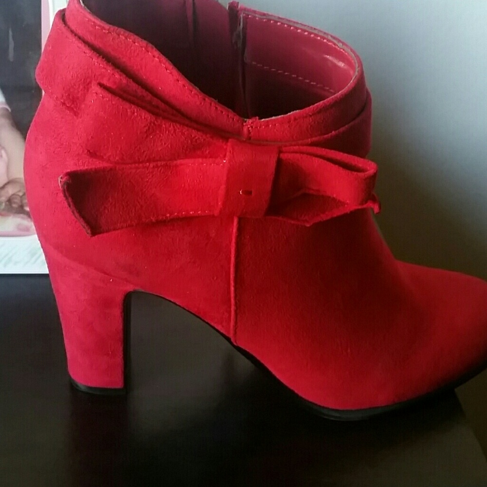 I bought this shoes for Christmas but never use it