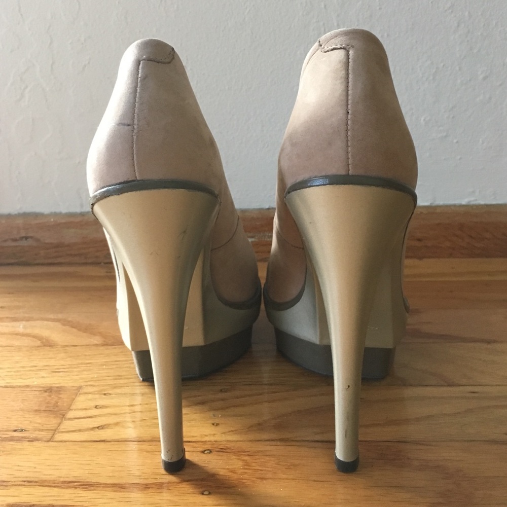 carvela nude heels