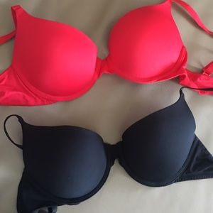2 Victoria secret PINK push up bras