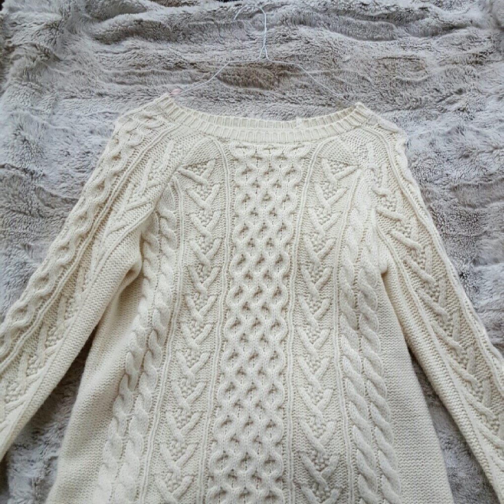 Foreved 21 cream sweater